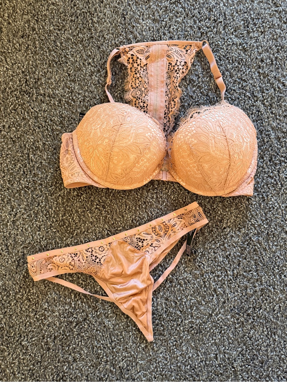 Victoria’s Secret Blush pink lace Very Sexy front close bra and thong set
